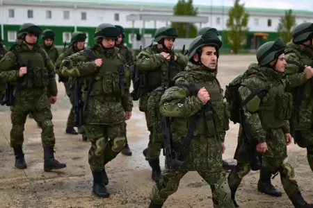 Rusia ha institucionalizado un "sistema mundial de trata" para reclutar combatie