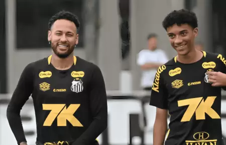Neymar y Robinho Jr. hacen las paces tras pelea en entrenamiento de Santos