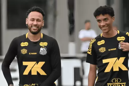 Neymar y Robinho Jr. hacen las paces tras pelea en entrenamiento de Santos