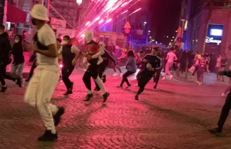 Hinchas del PSG ocasionaron desmanes en Par�s dejando 127 detenidos.