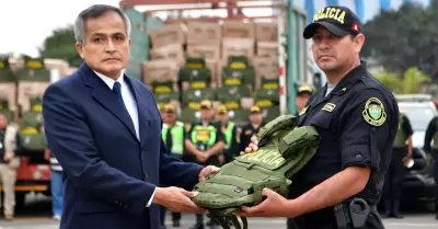 Mininter asegur� que chalecos entregados a la PNP tiene todas las certificacione
