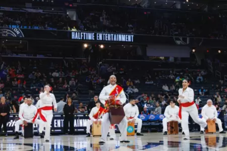 �In�dito! Presentaci�n de caj�n peruano deslumbra en partido de la NBA en Washin