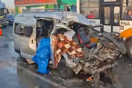 2 muertos y 12 heridos dej� violento accidente en Villa El Salvador.