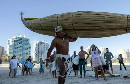 Caballito de Totora promueve origen milenario del surf