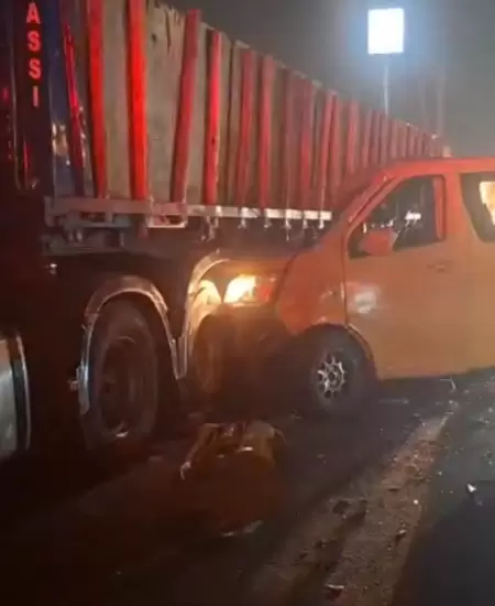 Choque en la Panamericana Sur deja 3 muertos y al menos 8 heridos
