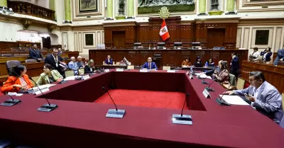 Comisi�n de Constituci�n.