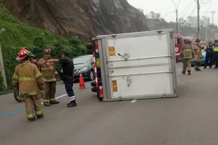 Accidente en la Costa Verde ocasiona caos vehicular a la altura de Miraflores.
