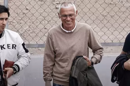 H�ctor C�per lleg� a Lima para asumir como nuevo DT de Universitario.