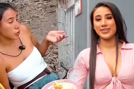 Samahara Lobat�n presume sus notas en secundaria.