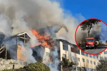 Impactante incendio consume hist�rico hotel tur�stico