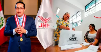 Roberto Burneo defendi� legitimidad electoral.