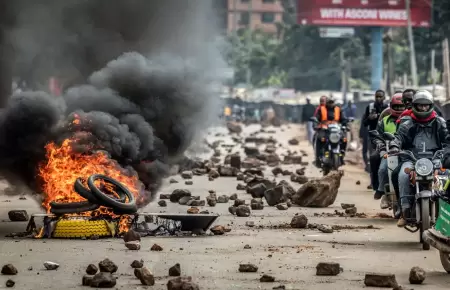 Protestas por alza de combustible deja varios heridos.