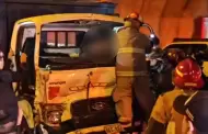 Puente Piedra: Chofer y copiloto quedan atrapados tras violento choque de furgón contra tráiler en Zapallal