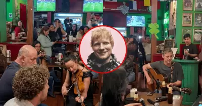 Banda de Ed Sheeran sorprende al interpretar 'Cari�ito'