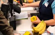 Despiden a empleada de supermercado por permitir que su hermana compre productos a mitad de precio