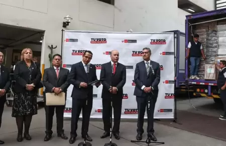 Canciller�a recibe material electoral