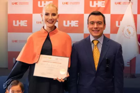 Presidente de Ecuador asegura que t�tulo de su esposa es "leg�timo".