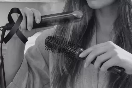 Adolescente pierde la vida mientras se planchaba el cabello