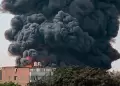 Incendio de c�digo 3 consume f�brica en Ate: Bomberos luchan por controlar la emergencia