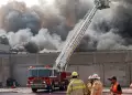 Ate: Incendio que consumi� una f�brica de pl�sticos fue controlado por bomberos tras m�s de 5 horas de trabajo