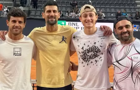 Novak Djokovic felicit� a Ignacio Buse tras coronarse en el ATP 500 de Hamburgo.