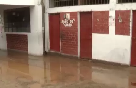 Inundaci�n en el colegio Fe y Alegr�a de SJL.