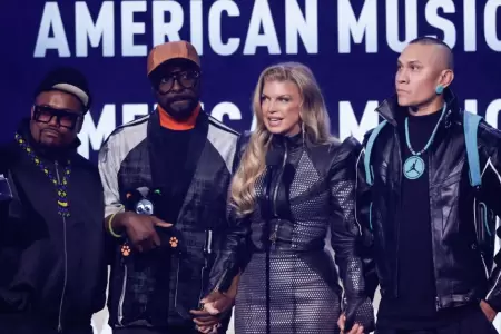 Black Eyed Peas se re�ne con Fergie