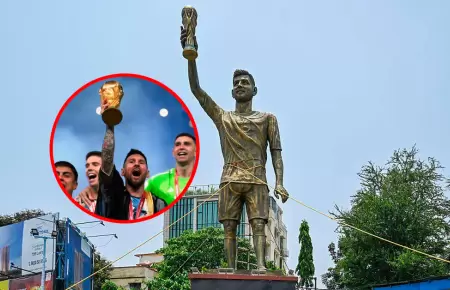 La figura fue inaugurada en diciembre del 2025 durante la visita del astro.