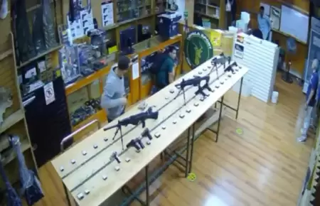 Robo de armas en Surco.