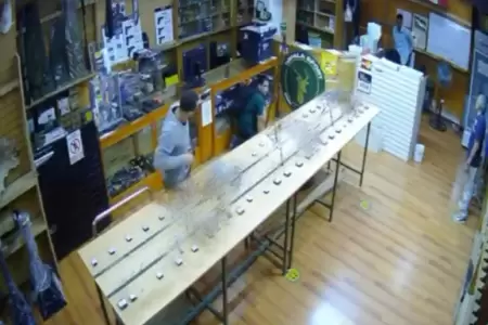 Robo de armas en Surco.