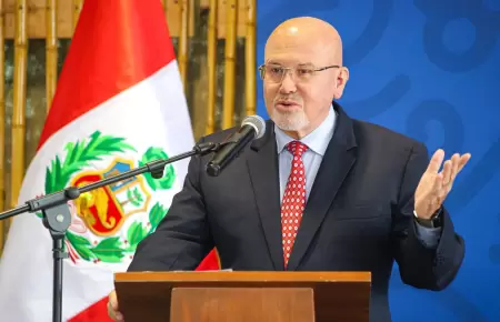 Carlos Bruce afirma que serenos pueden disparar ante delincuentes.