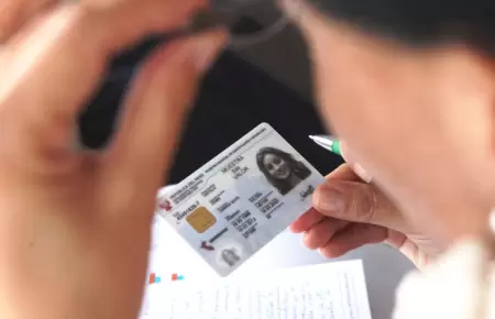 Ministerio de Vivienda y Reniec facilitan tr�mite de DNI electr�nico para servid