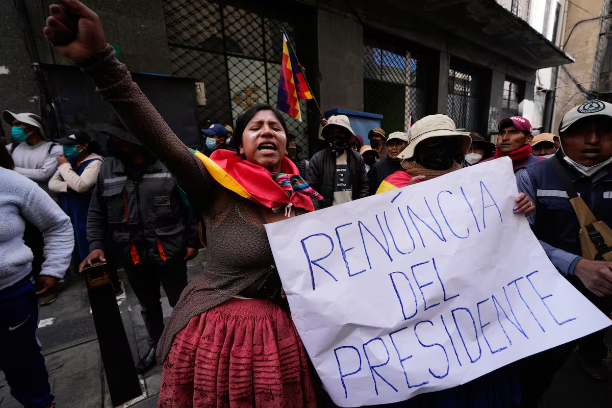 Crisis en Bolivia: bloqueos van causando al menos cinco muertos y mantienen aisladas a La Paz y El Alto