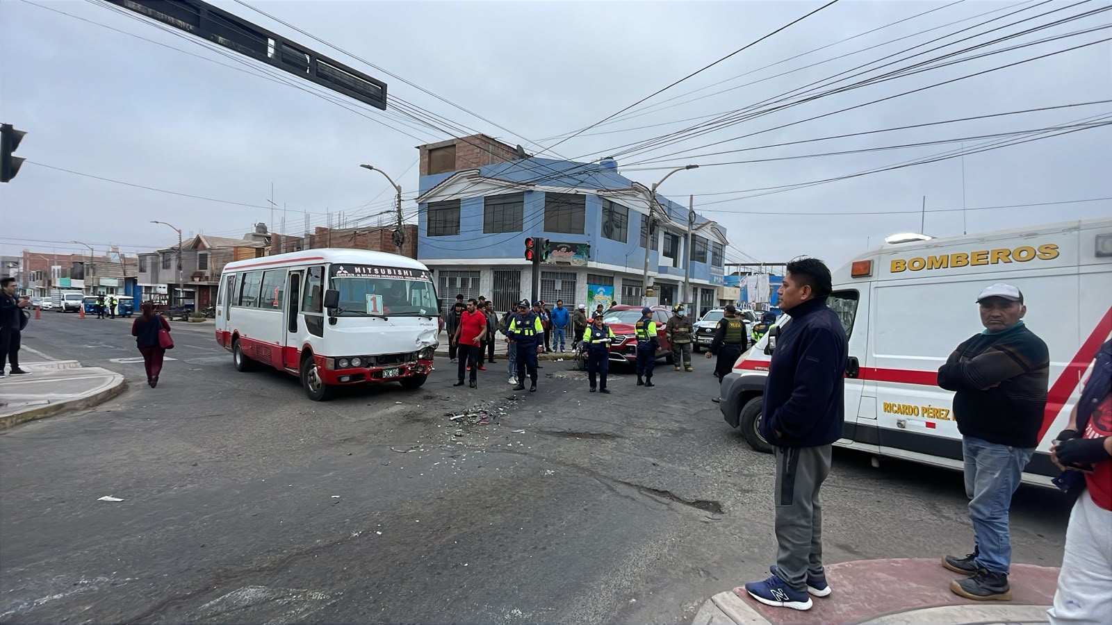 Racha de accidente deja ocho heridos y ponen en alerta la se