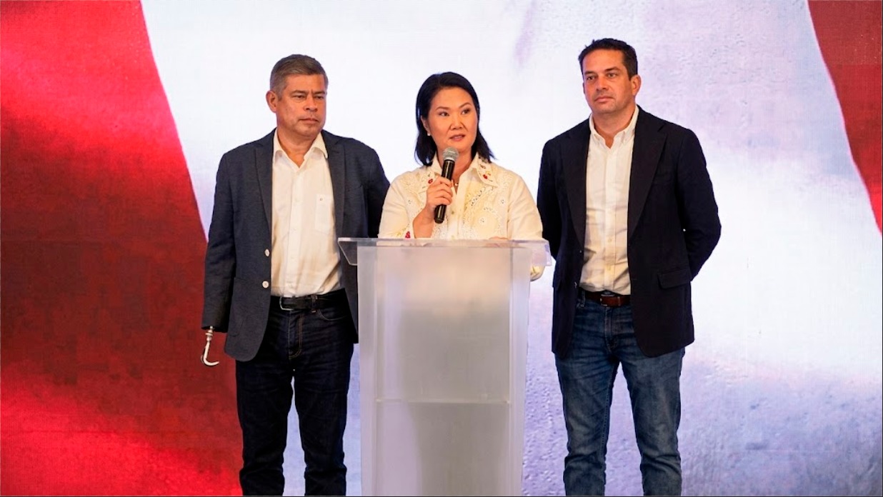 Keiko Fujimori pide calma tras empate técnico con Roberto Sá