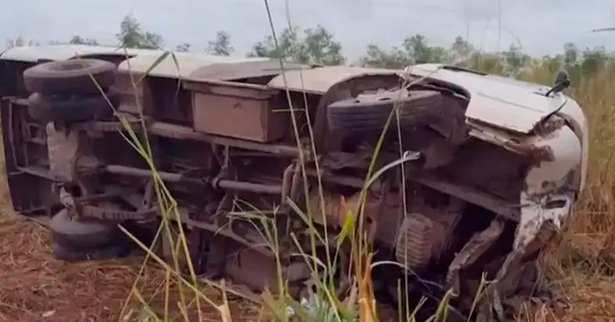 Accidente entre dos vehículos deja al menos tres fallecidos 