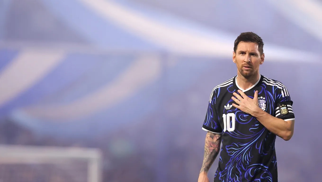 Lionel Messi sufre por la salud de su padre
