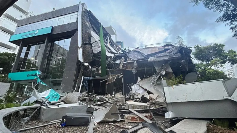 Edificios colapsan tras sismos en Venezuela
