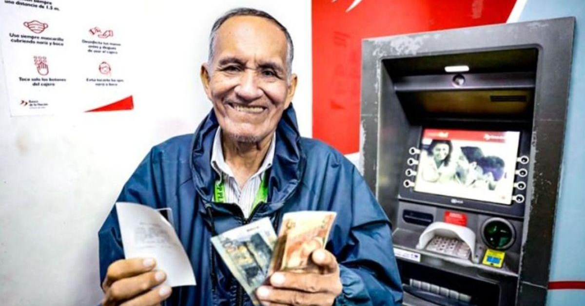 Jubilados solo recibirán pago doble si han aportado 20 años o más al Sistema Nacional de Pensiones.