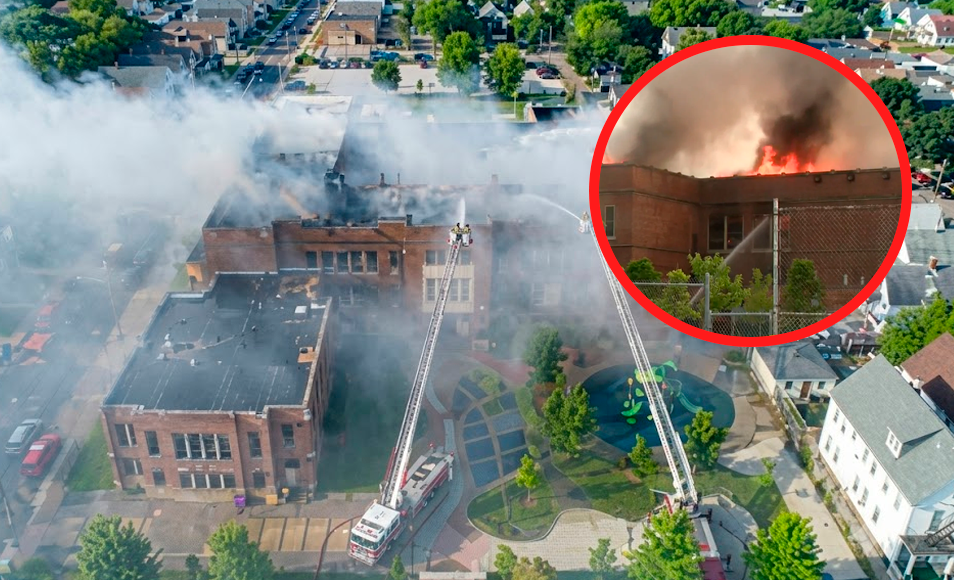 Bomberos combaten incendio de cinco alarmas en la escuela de Lincoln Avenue.