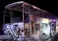 Choque e incendio de un autob�s dej� al menos 8 muertos y m�s de 30 heridos: Esto se sabe