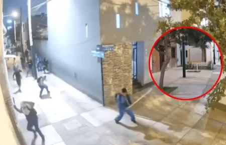 Adolescentes se enfrentan con machetes y piedras en Surco