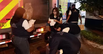 ONPE inici� traslado y entrega del material electoral a todo Lima y Callao.