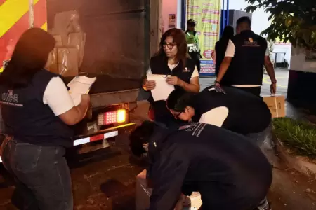 ONPE inici� traslado y entrega del material electoral a todo Lima y Callao.
