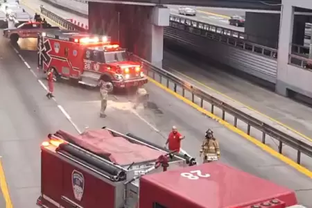 Tres heridos dej� un choque de un auto y una miniv�n en la V�a Expresa.