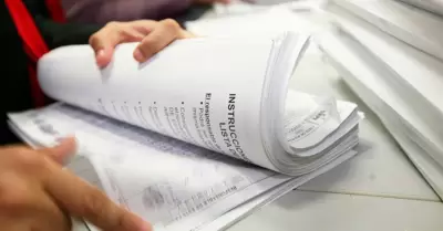 Aprueban padr�n electoral para las elecciones regionales y municipales.