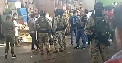 Extranjeros desatan feroz balacera en el Mercado de Frutas.