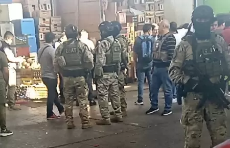 Extranjeros desatan feroz balacera en el Mercado de Frutas.