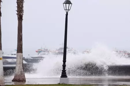 Oleajes an�malos nuevamente en el litoral.