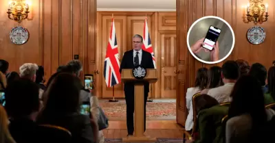 El primer ministro limit� el uso de redes sociales.